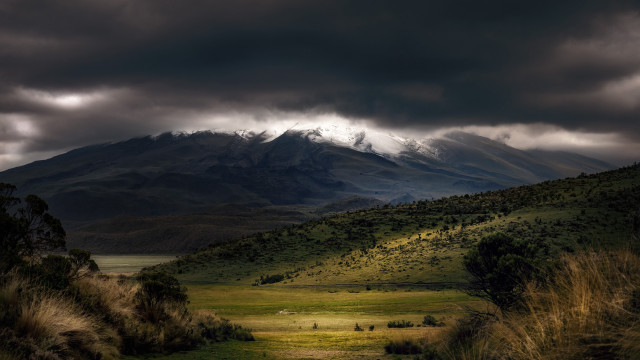 Mountain range cloudy sky path free wallpaper - medium preview image