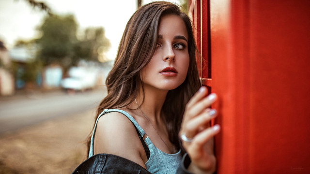 Elina karimova street portrait red free wallpaper - medium preview image