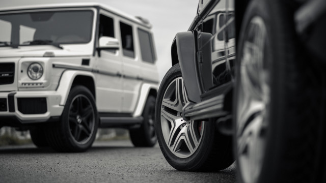 White mercedes benz superflat tiltshift free wallpaper - medium preview image