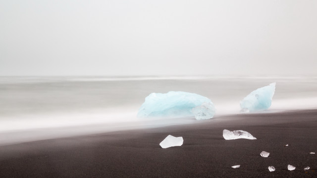Icebergs beach sand water horizon free wallpaper - medium preview image