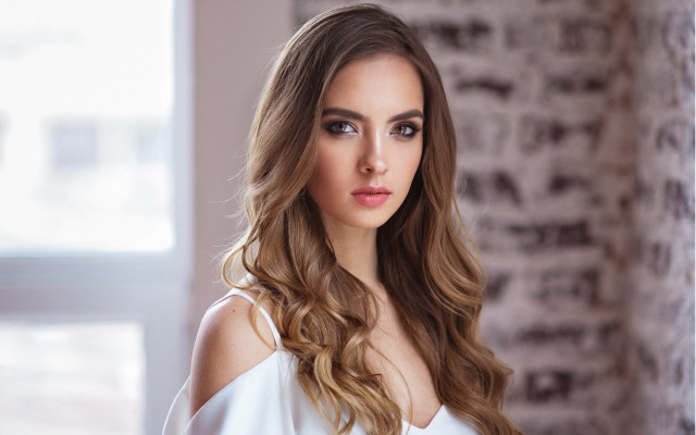 Elina karimova brick wall portrait free wallpaper - medium preview image
