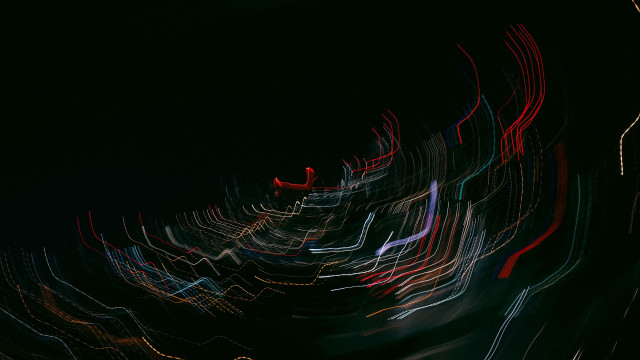 Blurry streetlight night redlight motionblur free wallpaper - medium preview image