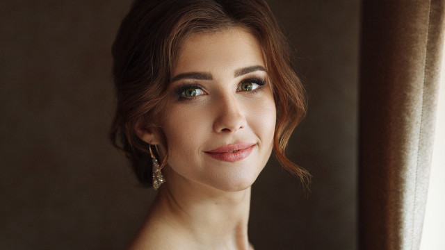 Woman necklace earrings window rococo free wallpaper - medium preview image