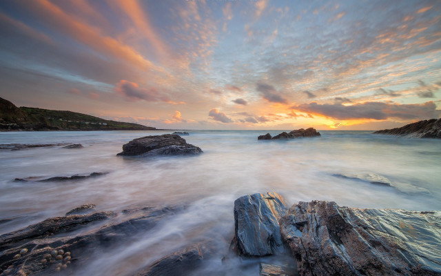 Rocky beach sunset clouds water #4 free wallpaper - medium preview image