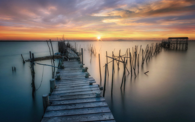 Dusk dock poles boat mountain free wallpaper - medium preview image