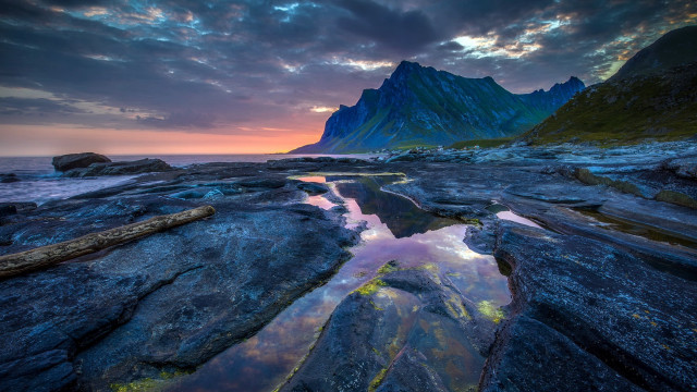 Mountain range reflection sunset beach free wallpaper - medium preview image