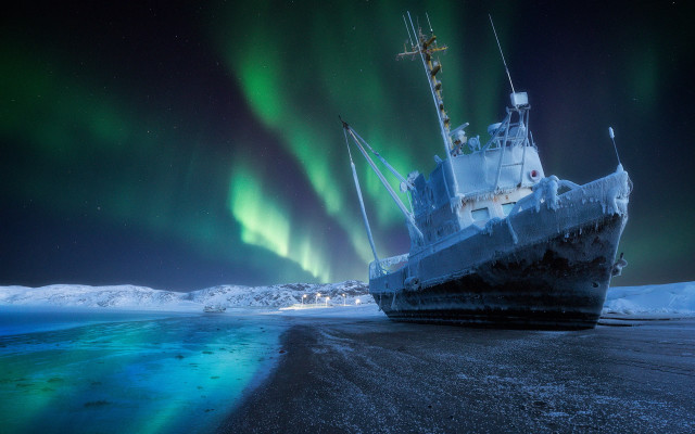 Beach boat aurora sky stars free wallpaper - medium preview image