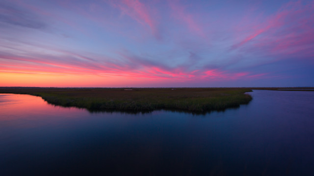 Sunset marsh water grassy sky free wallpaper - medium preview image