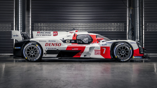 Racing car garage door futurism free wallpaper - medium preview image
