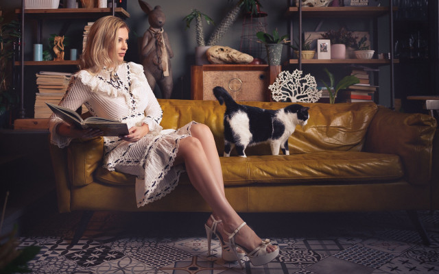 Annabel kidston fashion cat plant free wallpaper - medium preview image