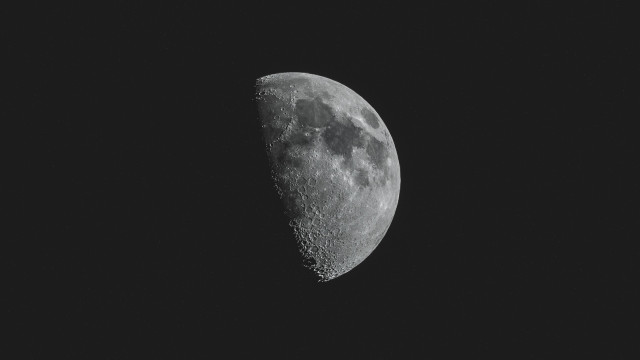 Crescent moon dark sky black free wallpaper - medium preview image