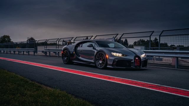 Bugatti night tiltshift 4kuhd city free wallpaper - medium preview image