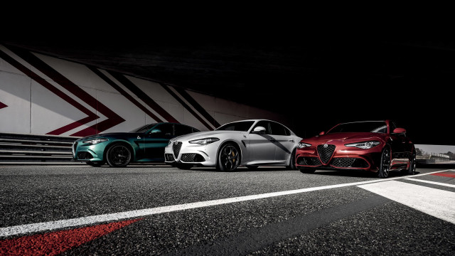Night vehicles puzzle renaissance stripe free wallpaper - medium preview image