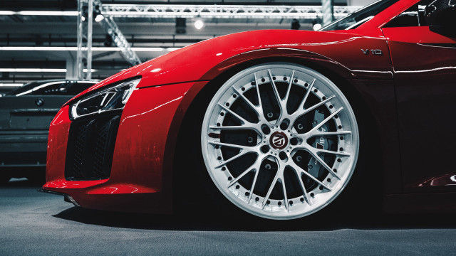 Red sports car garage rimlights free wallpaper - medium preview image