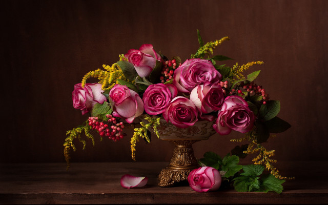 Pink roses vase greenery brown free wallpaper - medium preview image