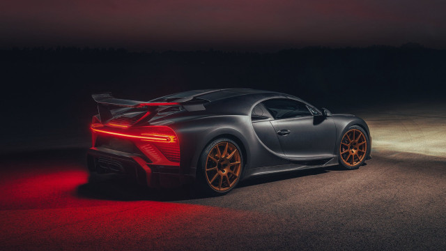 Sports car red light dark free wallpaper - medium preview image