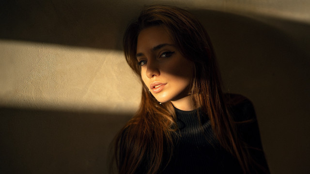 Woman shadow window light portrait free wallpaper - medium preview image