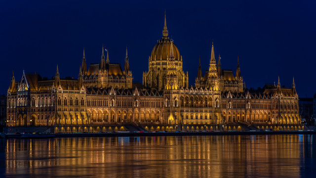 Night cityscape clocktower boat river free wallpaper - medium preview image