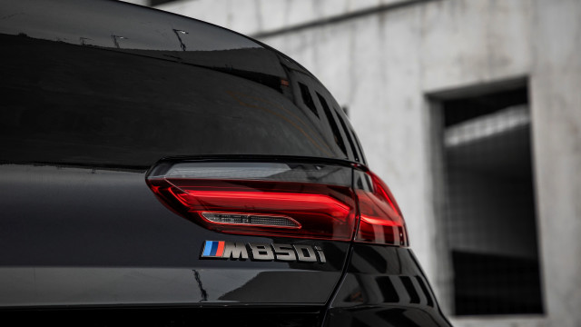 Bmw tail light panfuturism 3d free wallpaper - medium preview image
