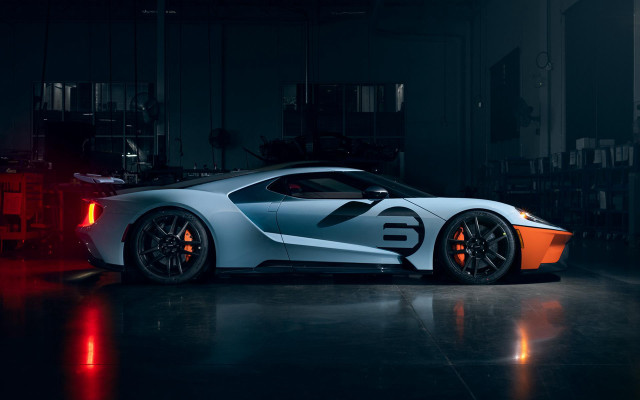 White sports car red light #8 free wallpaper for desktop - medium preview image