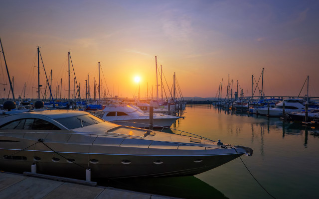 Marina sunset dock waterboats clouds free wallpaper - medium preview image