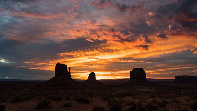 Sunset desert rock formation clouds free wallpaper - medium preview image