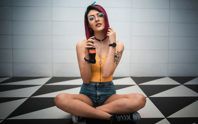 Woman beer floor blackwhite checkered free wallpaper - medium preview image