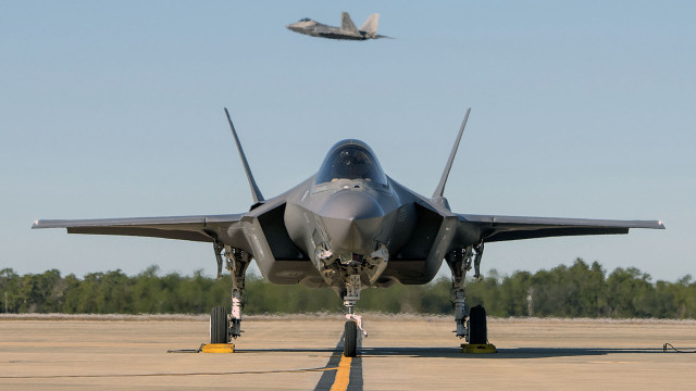 Fighter jet runway overhead airplane free wallpaper - medium preview image