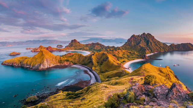 Island sunset boat mountain lake free wallpaper - medium preview image