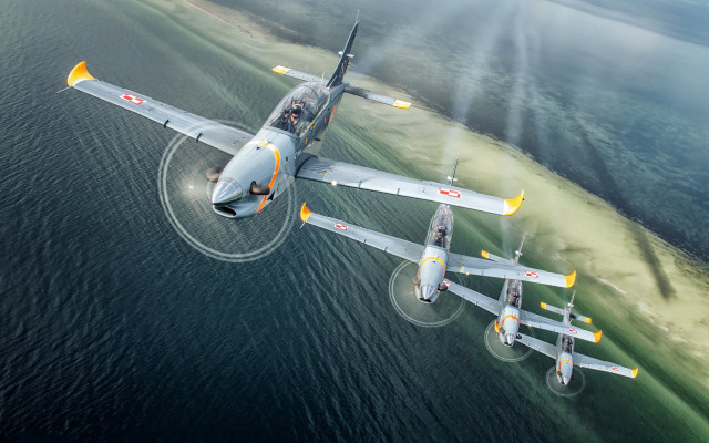 Fighter jet ocean landing gear free wallpaper - medium preview image