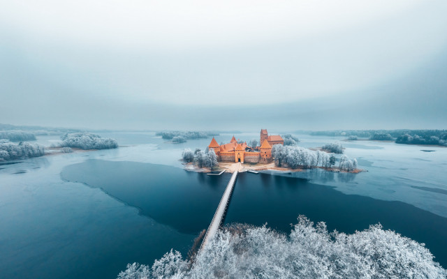 Castle island lake bridge winter free wallpaper - medium preview image