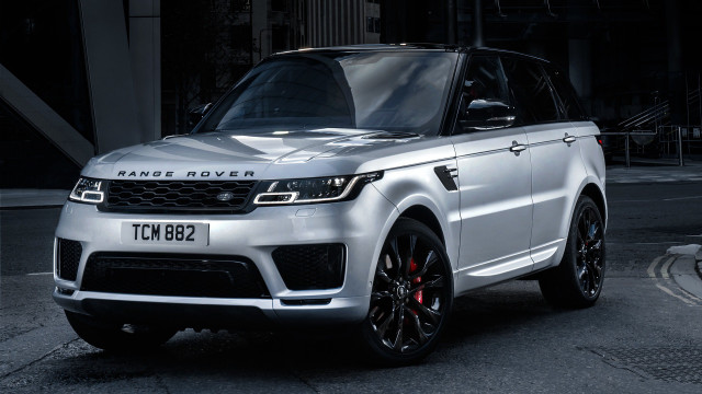 Range rover city street night free wallpaper - medium preview image