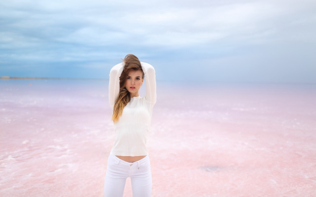 Pink salt lake woman horizon free wallpaper - medium preview image