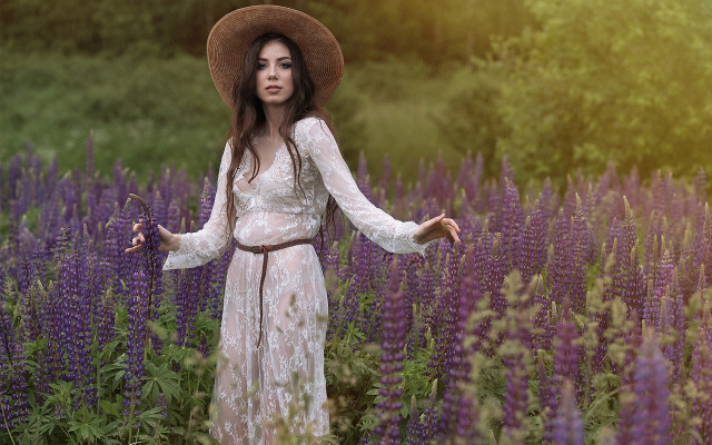 Woman dress hat field flower free wallpaper - medium preview image