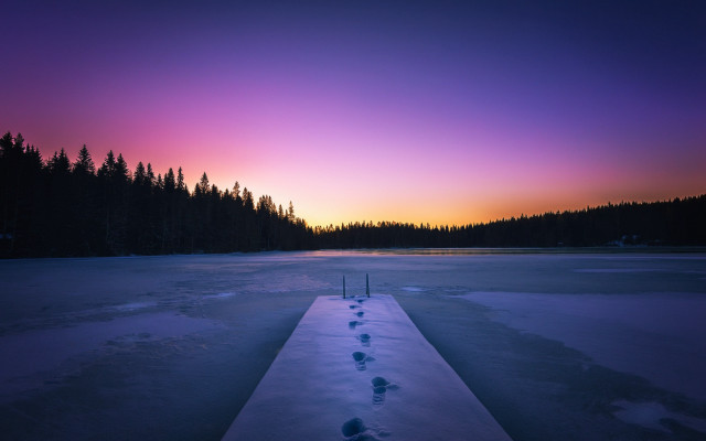 Long dock snow footprints purple free wallpaper - medium preview image