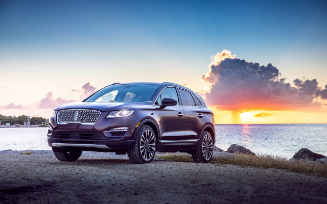 Car beach ocean sunset gradient free wallpaper - medium preview image