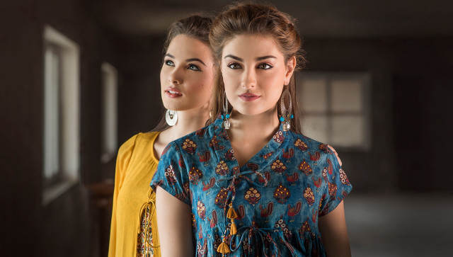 Two women fashion puzzle arts free wallpaper - medium preview image