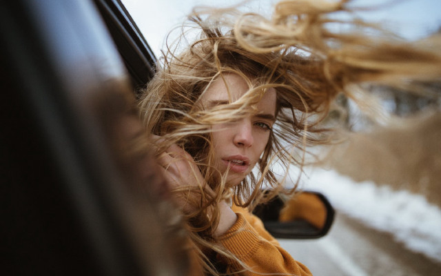 Woman long hair car snow free wallpaper - medium preview image