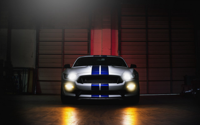 Car blue stripe garage red free wallpaper - medium preview image