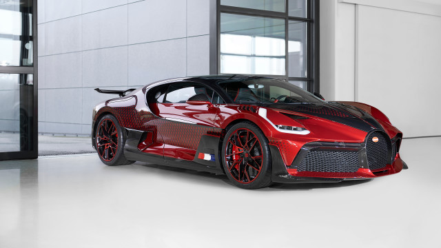 Red sports car large window free wallpaper - medium preview image