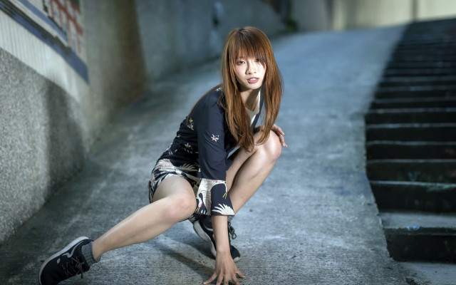 Chizuko yoshida cosplay sitting arabesque free wallpaper - medium preview image