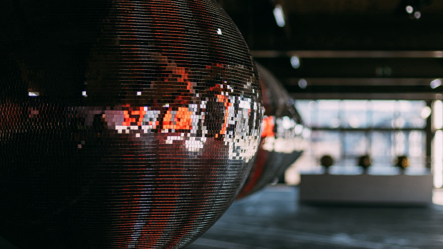 Large mirror ball building people free wallpaper - medium preview image