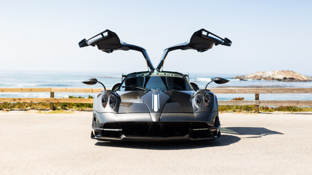 Sports car ocean side open free wallpaper - medium preview image