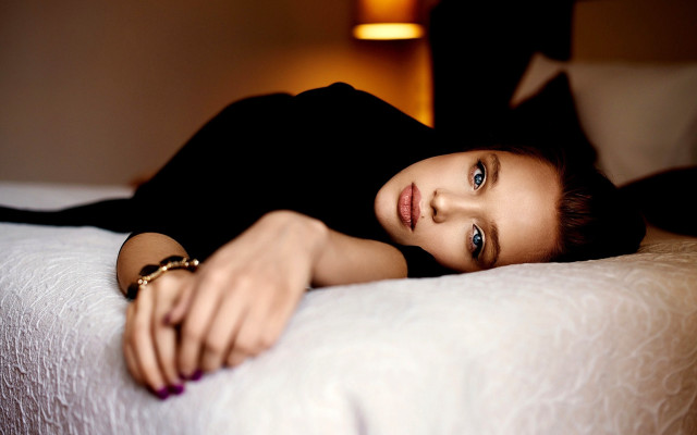 Woman blackdress goldbracelet blueeyes portrait free wallpaper - medium preview image