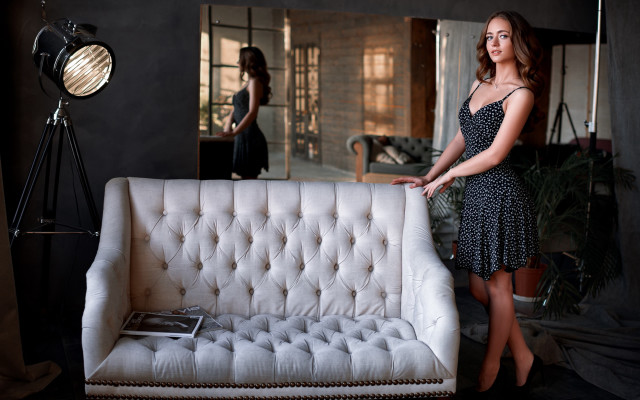 Woman couch mirror floorlight daphne free wallpaper - medium preview image