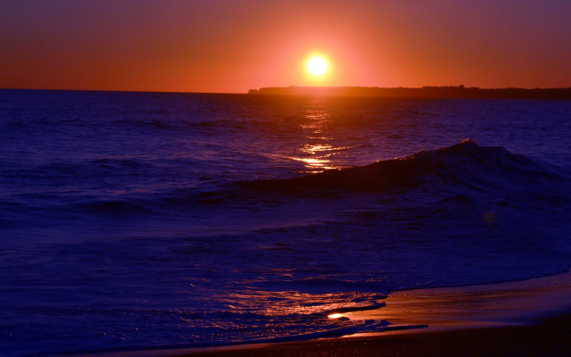 Sunset ocean boat beach sky free wallpaper - medium preview image