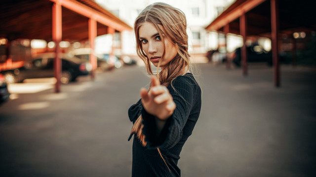 Woman pointing building car neo free wallpaper for desktop - medium preview image