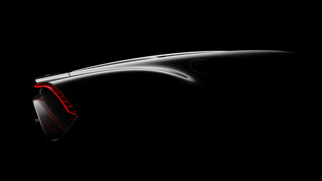 Black background red tail light free wallpaper - medium preview image