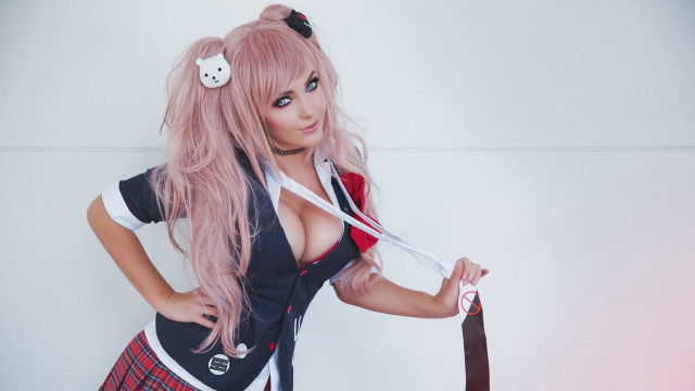 Pink haired woman cat knife free wallpaper - medium preview image