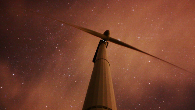 Wind turbine night sky stars free wallpaper - medium preview image
